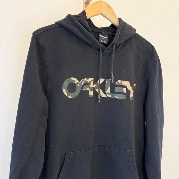 Oakley Men's L Black Camo Pullover Hoodie Custom Fit Casual Warm Quality Fabric - Picture 4 of 11